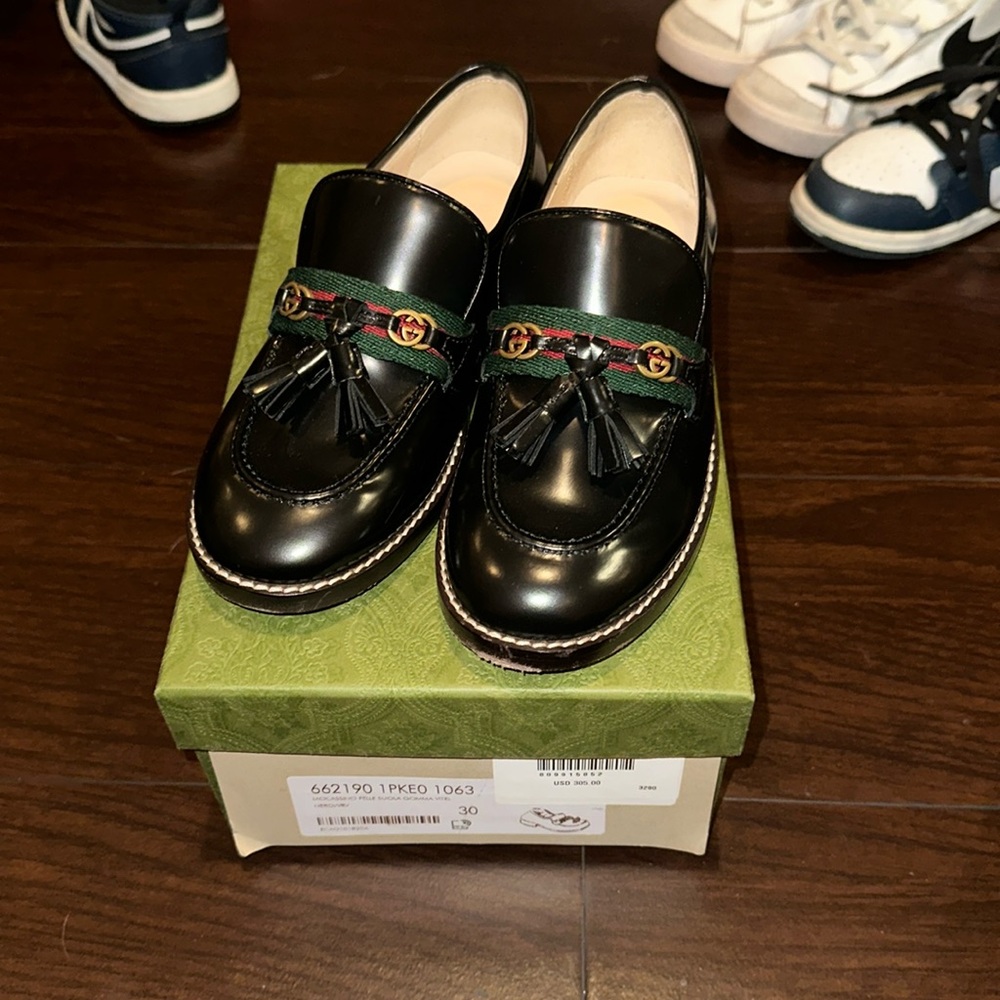 BNIB Gucci loafers size 30